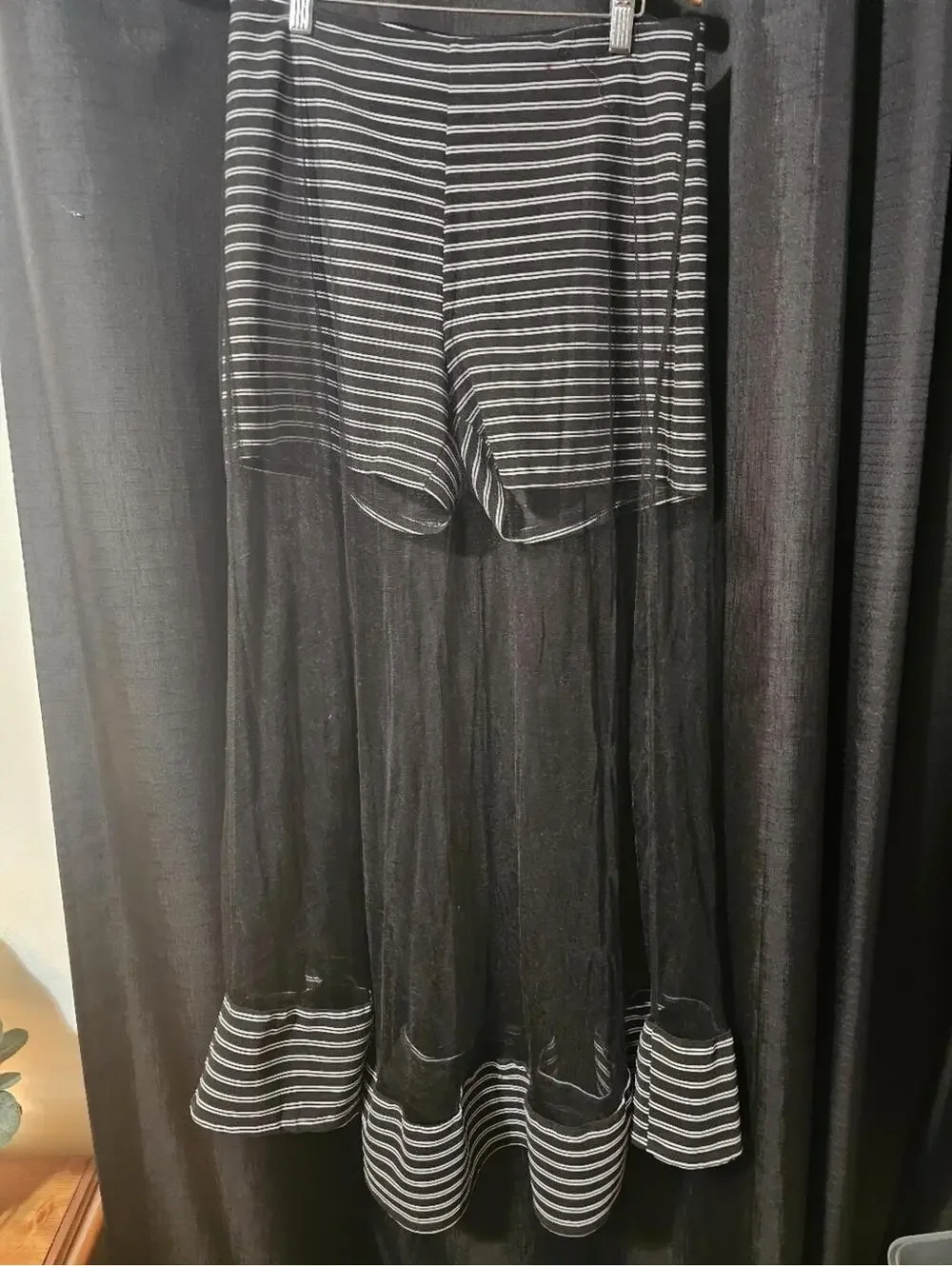 Jin D G Fashion Shorts With Sheer Skirt with Striped